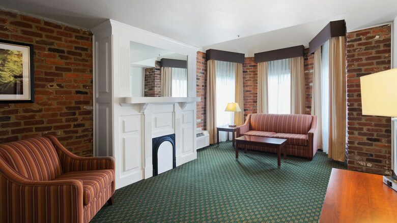 Hotel Best Western Plus Governor's Inn