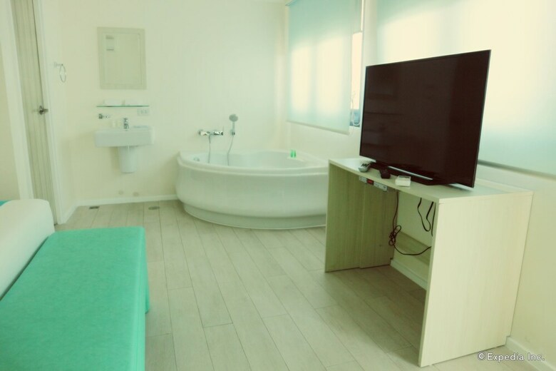 Lime Hotel Boracay