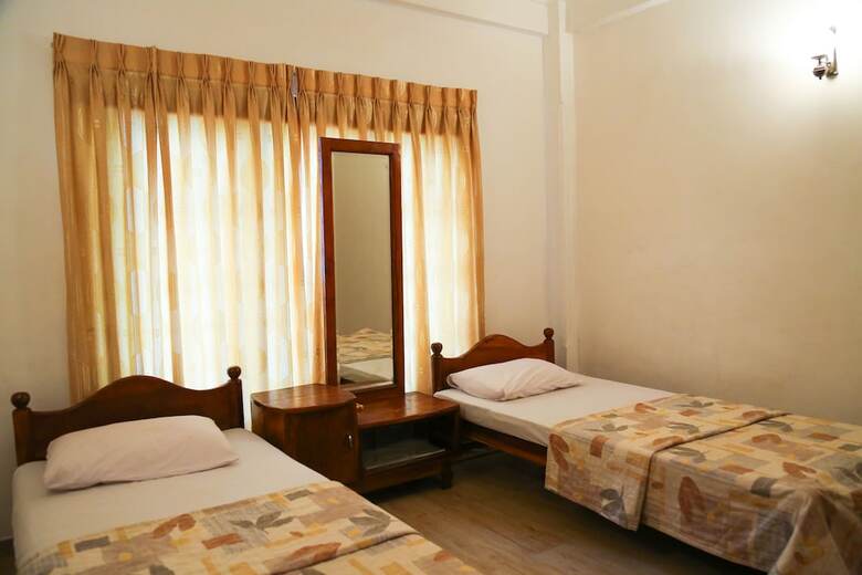 Hotel Paradise Inn