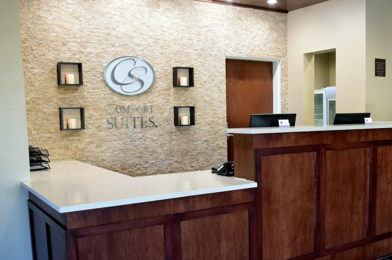 Hotel Comfort Suites Near Rainbow Springs