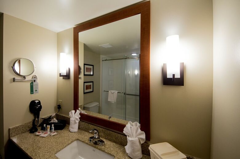 Hotel Comfort Suites Near Rainbow Springs