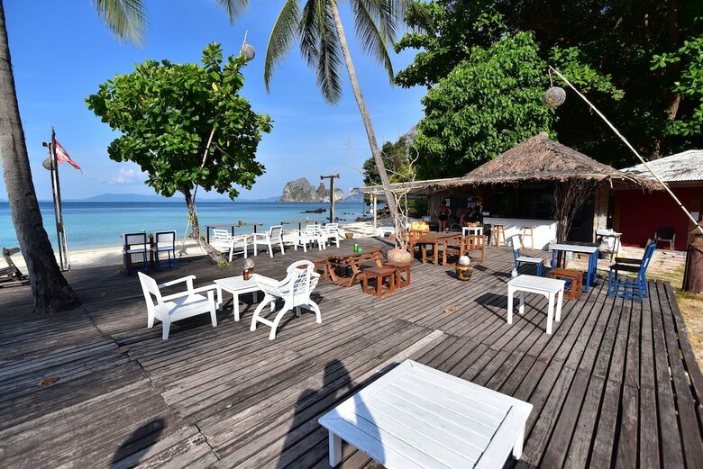 Hotel Koh Ngai Thanya Beach Resort