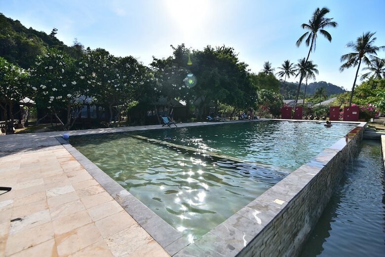 Hotel Koh Ngai Thanya Beach Resort