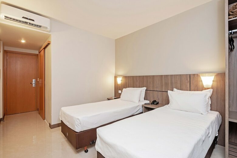 Hotel Slaviero Slim Curitiba Av. Das Torres
