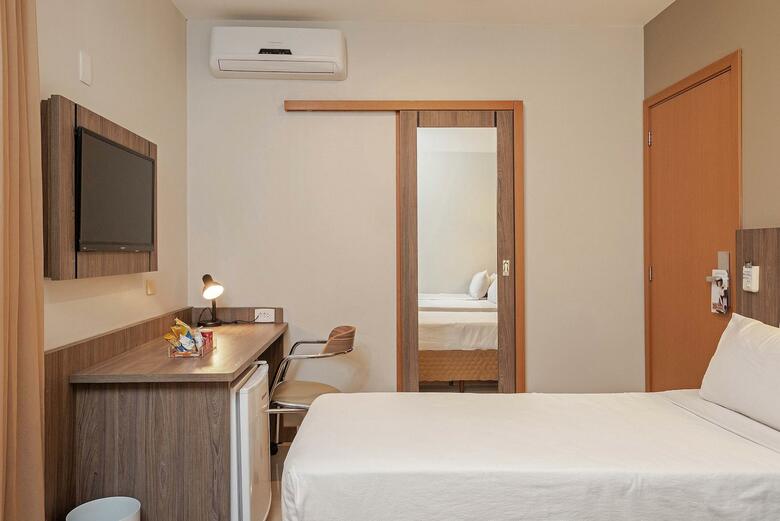 Hotel Slaviero Slim Curitiba Av. Das Torres
