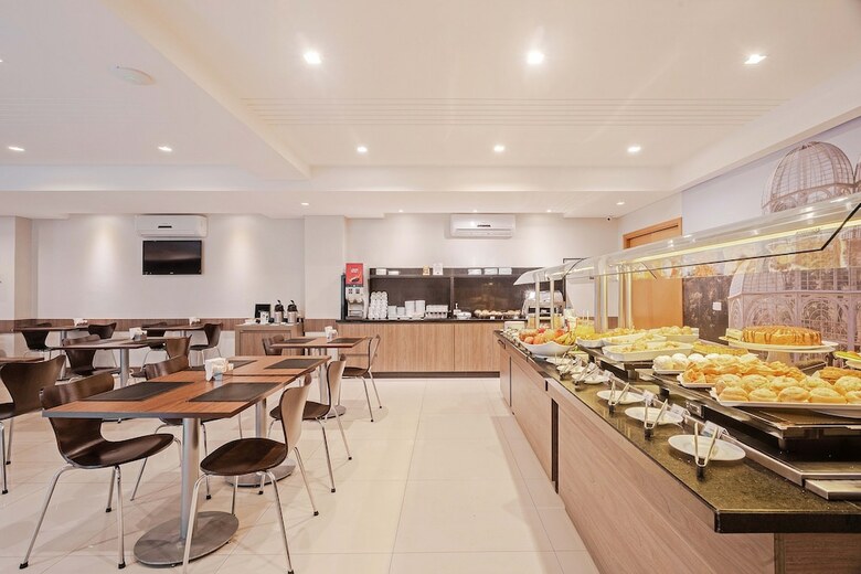 Hotel Slaviero Slim Curitiba Av. Das Torres