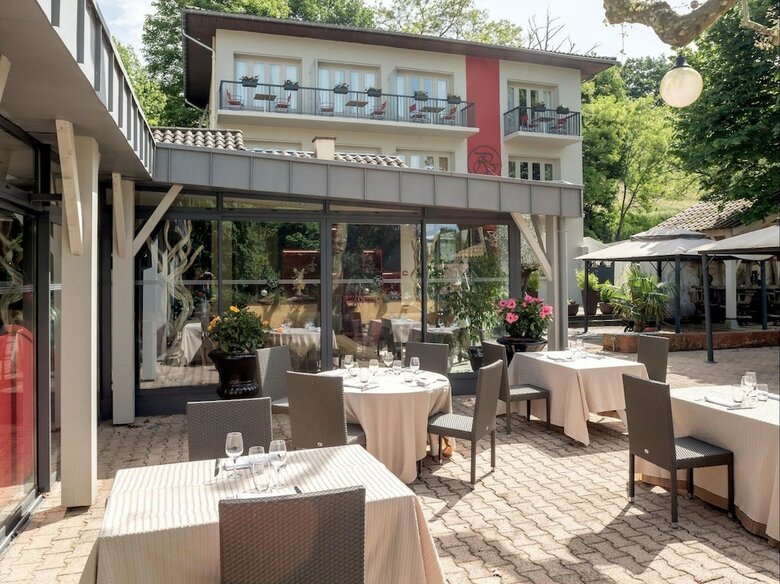 Hotel H�tel Restaurant Chez Nous
