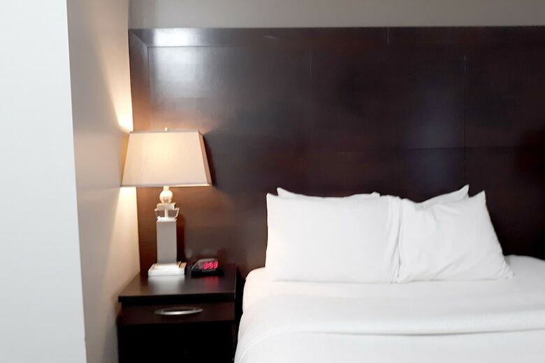 Apartamentos Hotel Oshawa Downtown
