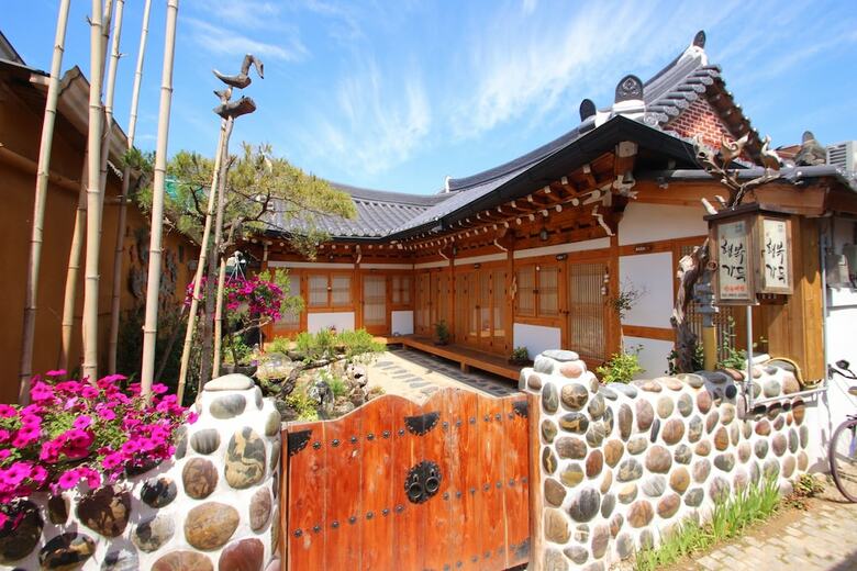 Hotel Happiness Full Guesthouse