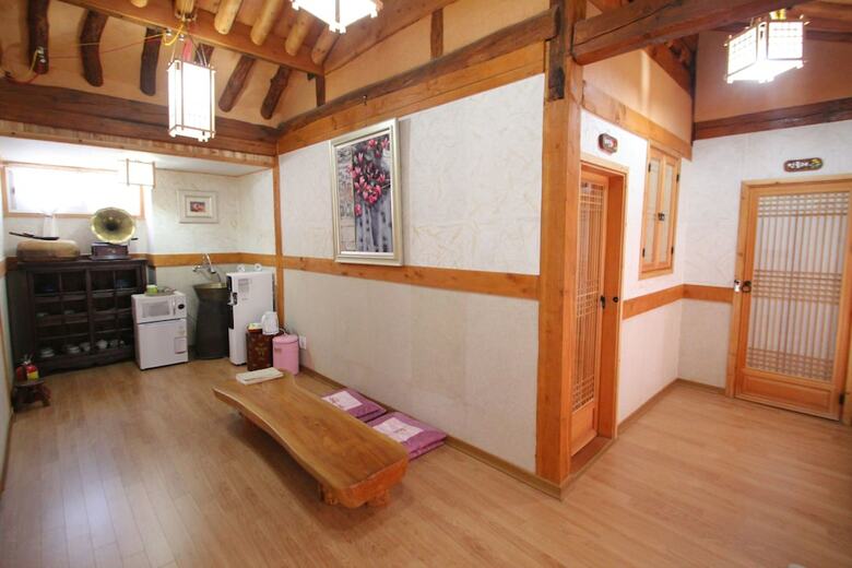 Hotel Happiness Full Guesthouse
