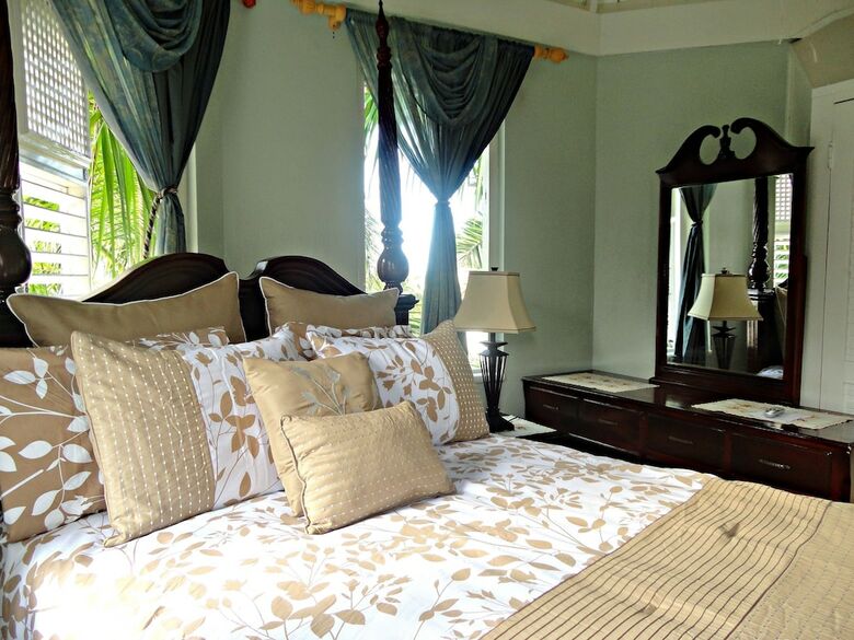 Private 2 Bedroom Condo A31 Sandcastle