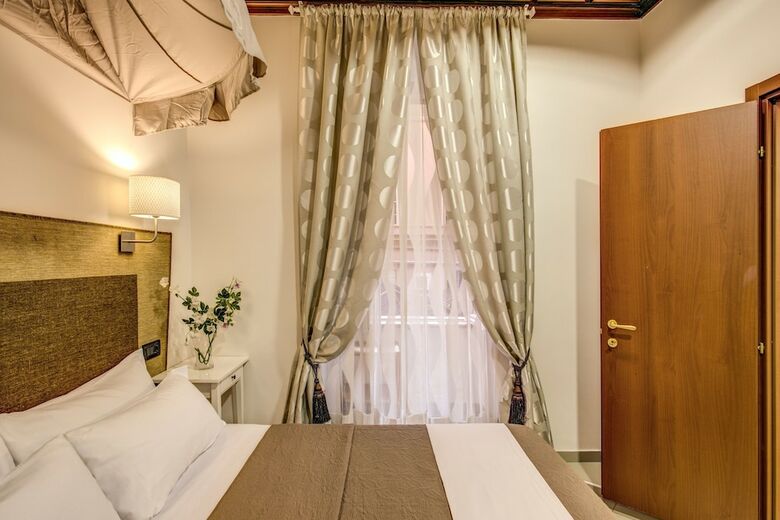 Hotel Artemis Guest House