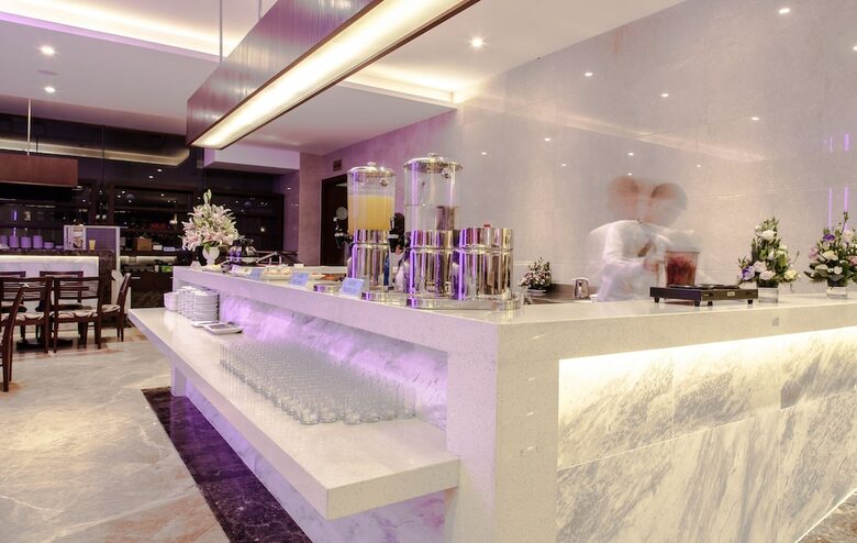 Army Hotel