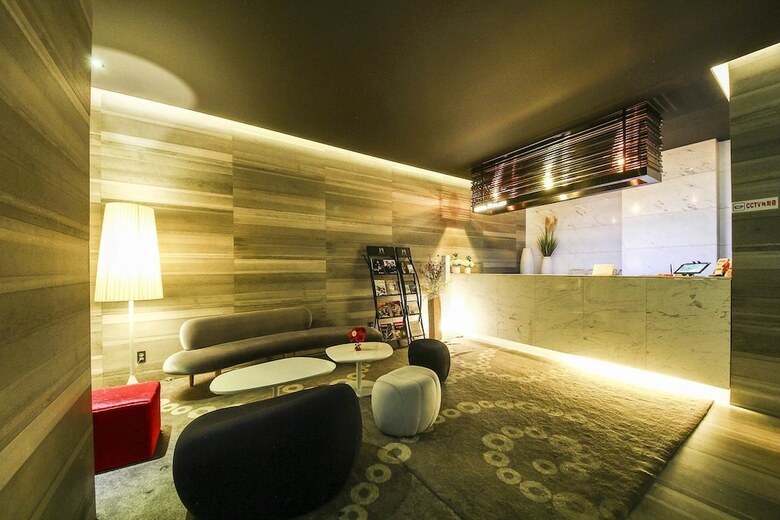 Hotel M Place