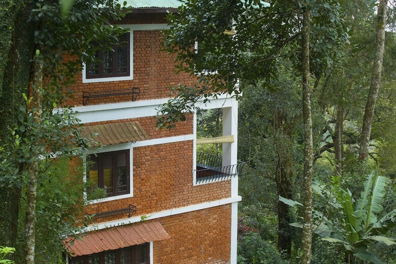 Hotel Madhumanthra Resort