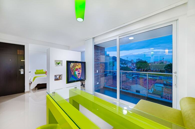 Aparthotel Hotel Piaro In Apartasuites