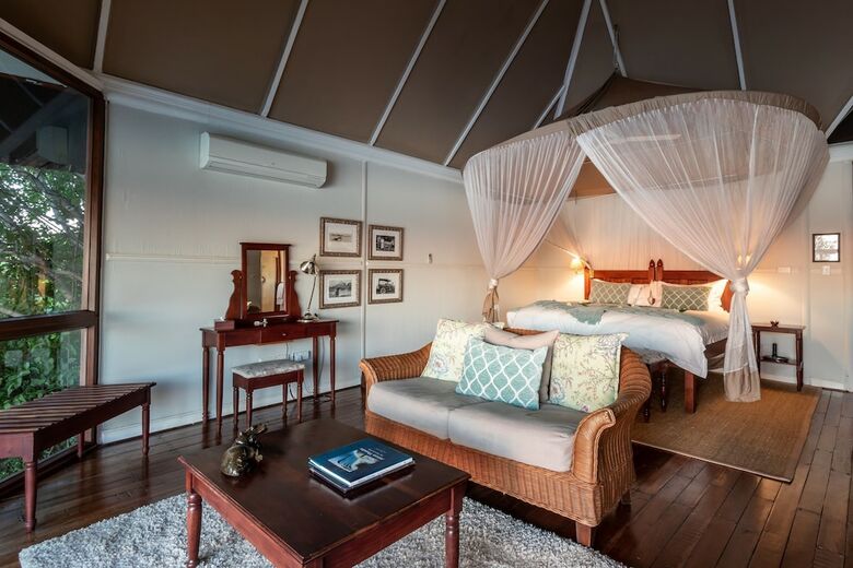 Posada The River Club