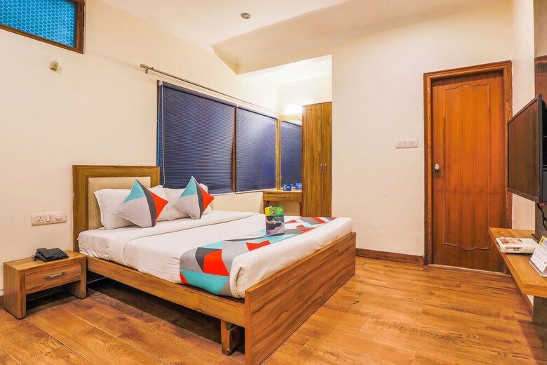 Hotel Fabexpress Royal Brooks
