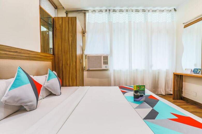 Hotel Fabexpress Royal Brooks