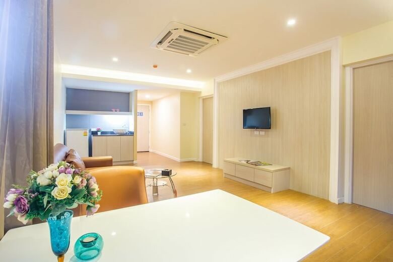 Saint Tropez Beach Resort Hotel