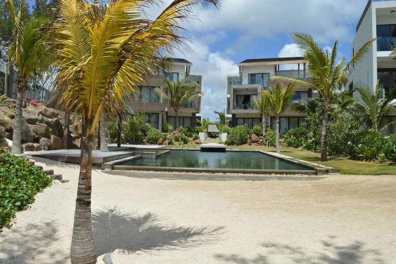 Rose Des Sables Beachfront Apartments