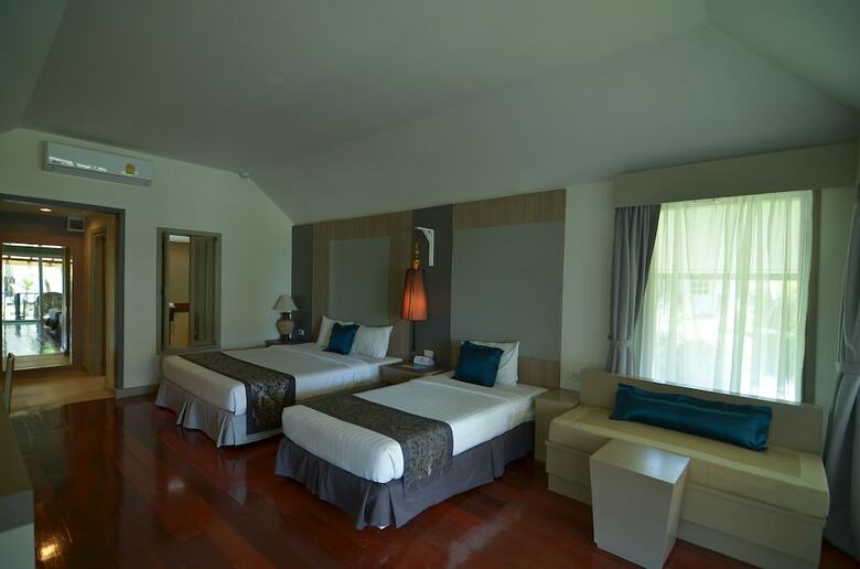 Hotel Nakara Long Beach Resort
