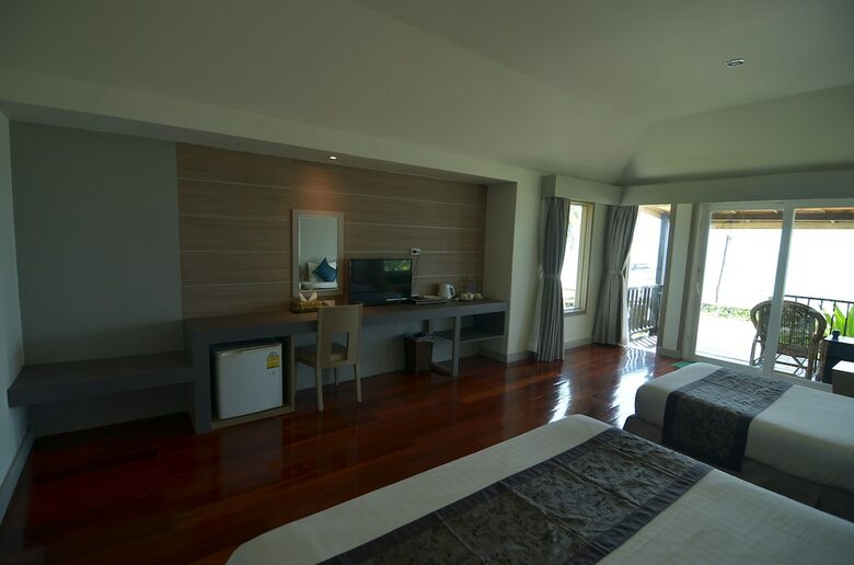 Hotel Nakara Long Beach Resort