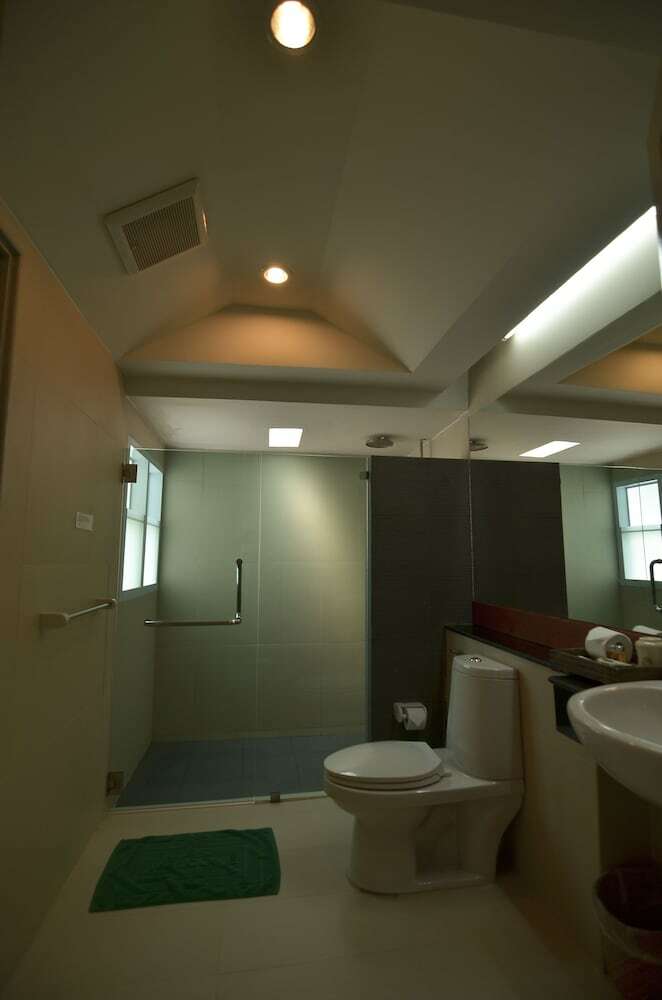 Hotel Nakara Long Beach Resort