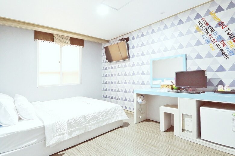 G Hotel