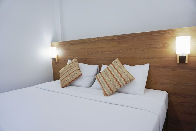 Hotel Pensiri House