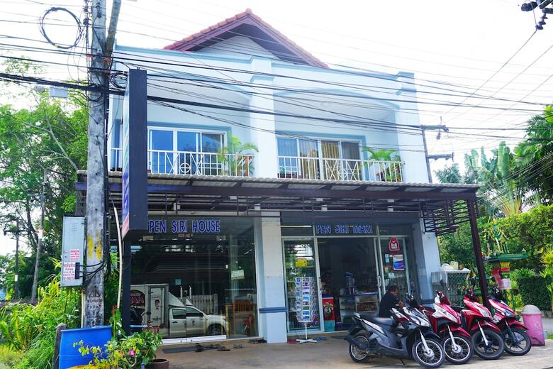 Hotel Pensiri House