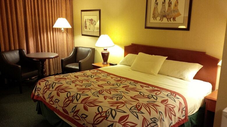 Hotel Anchor Inn And Suites