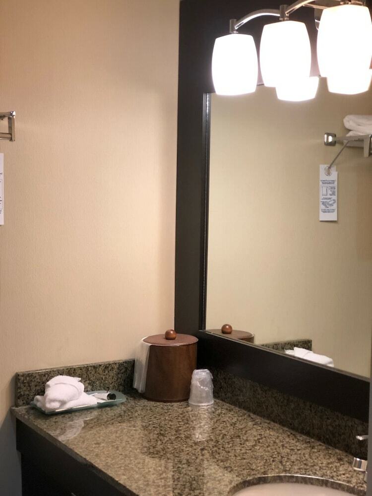 Hotel Anchor Inn And Suites