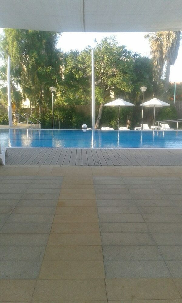Desert Irus Hotel