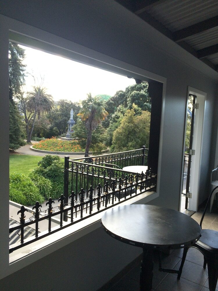 Hostal The Innbetween Lodge And Backpackers