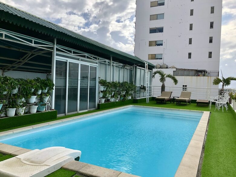 Sunny Hotel
