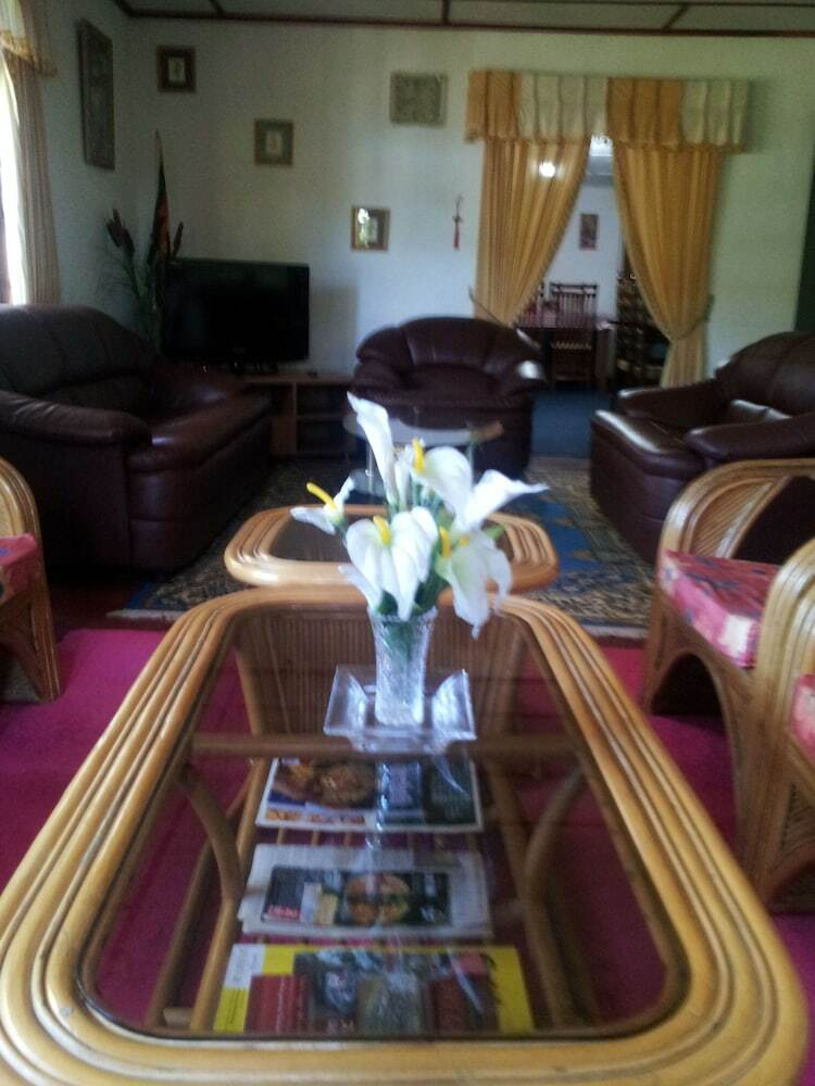 Hotel Andrews Hostel