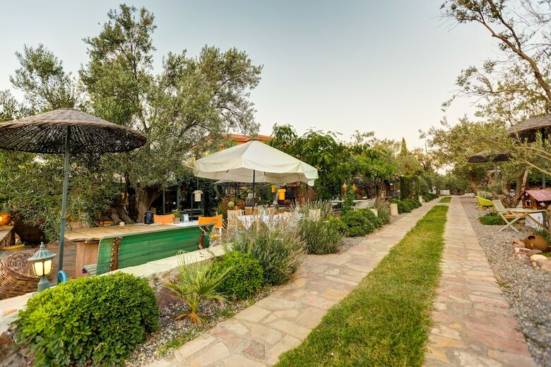 Hotel Cunda Battalos K���k Otel