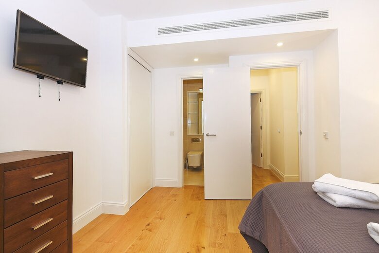 Lcs Oxford Street Apartments