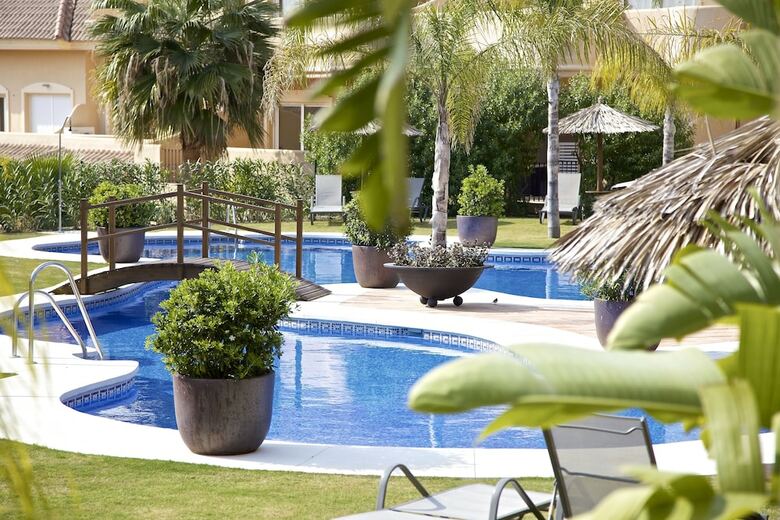 Aparthotel Aloha Hill Club Golf & Spa