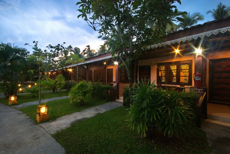 Sangsawan Palace Khaolak Hotel