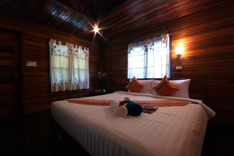 Sangsawan Palace Khaolak Hotel