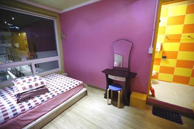 Hostal Bluefish Guesthouse - Hostel