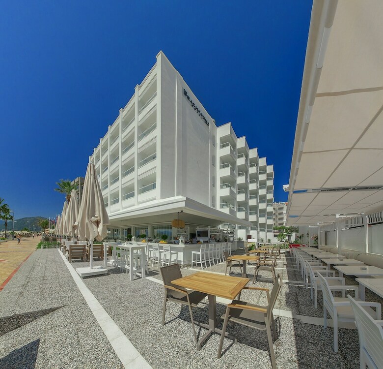 Sunprime Beachfront Hotel - Adults Only