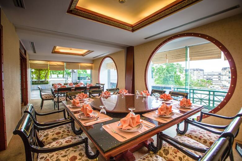 Twin Lotus Hotel