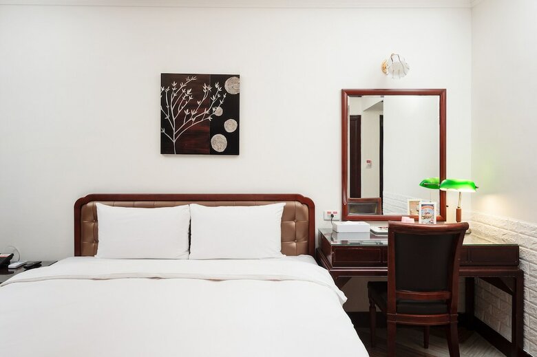 Peach Hotel