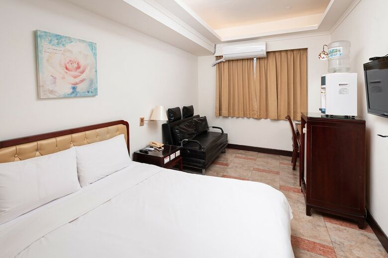Peach Hotel