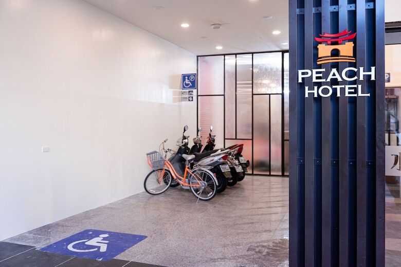 Peach Hotel
