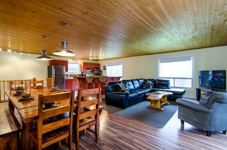 Claire Glen Chalet