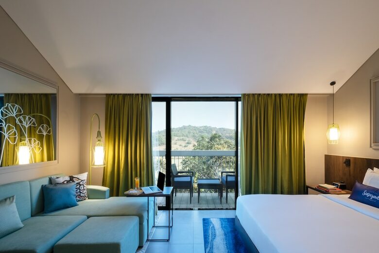Hotel Hyatt Centric Candolim Goa
